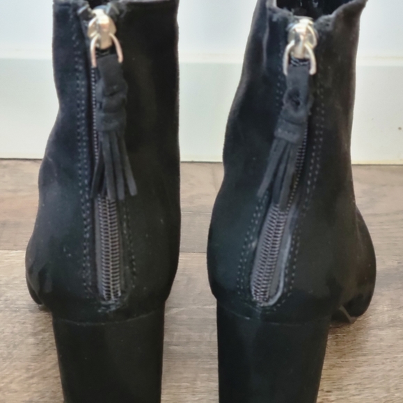 Boots - Picture 2 of 6